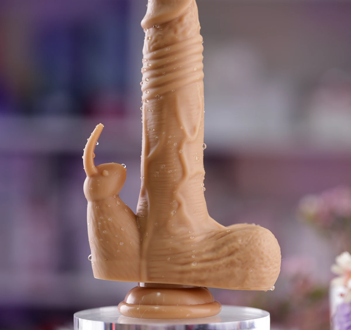 Đế hít tường chân không của Enjoy Love rất chắc chắn