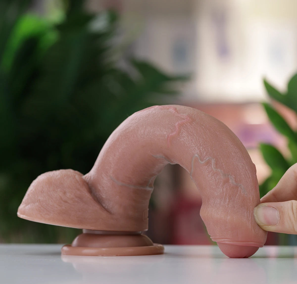 Thiết kế bên trong với phần lõi chắc chắn tạo sự cương cứng cho dương vật