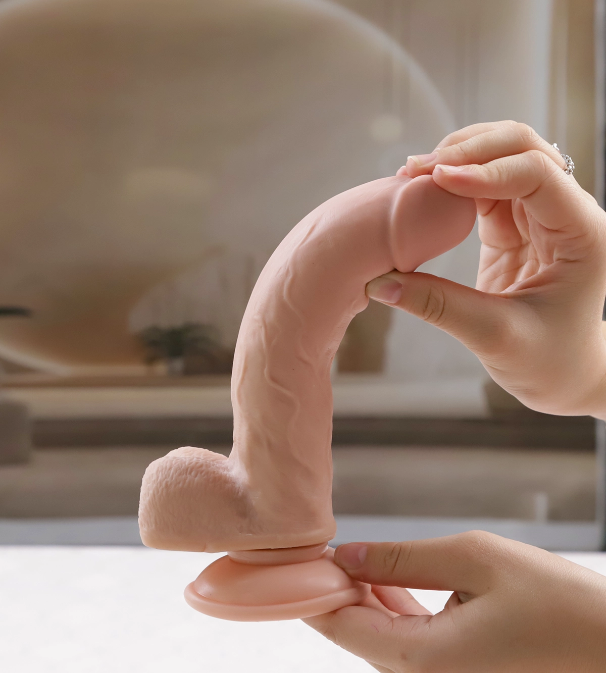 Bẻ cong dương vật một cách dễ dàng