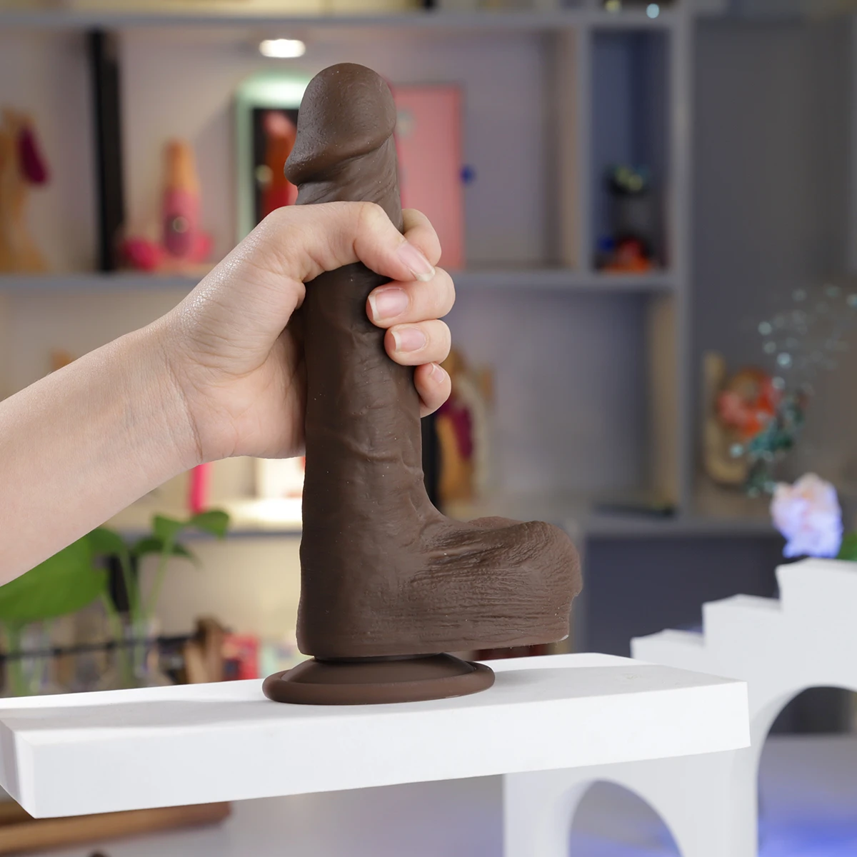 Đế hít tường chắc chắn