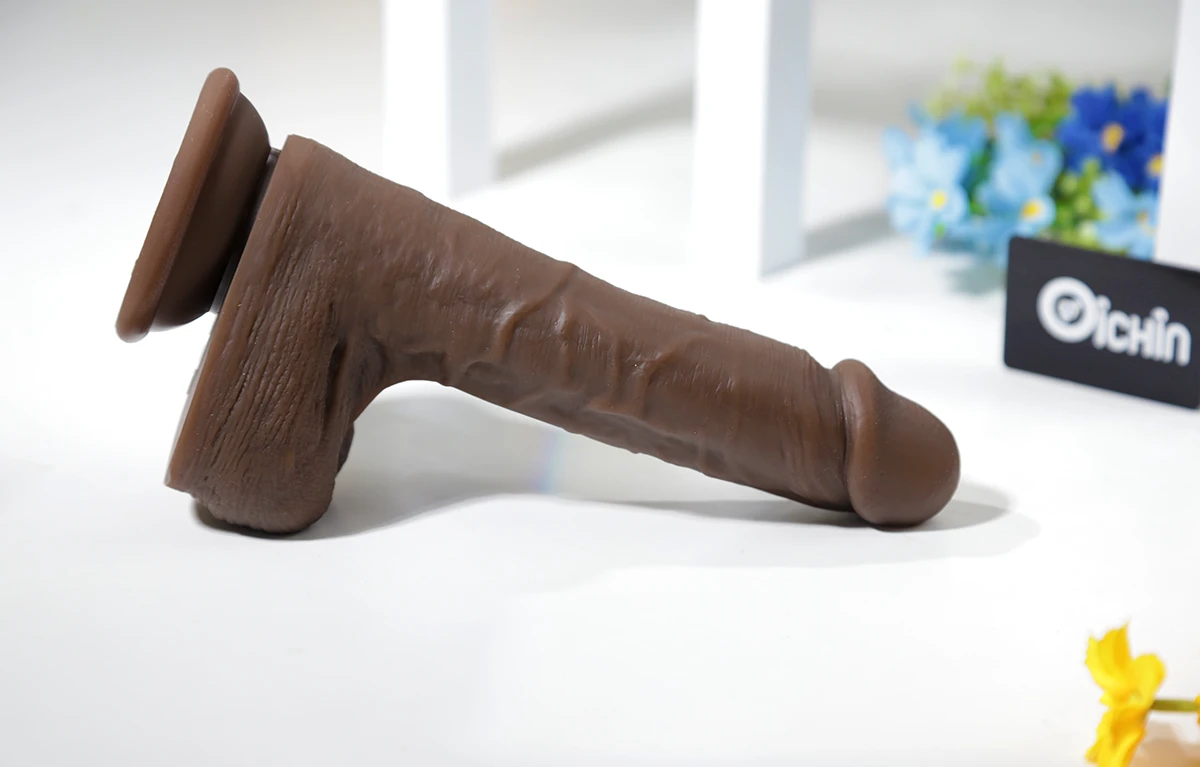 Gân guốc mạnh mẽ chân thực 