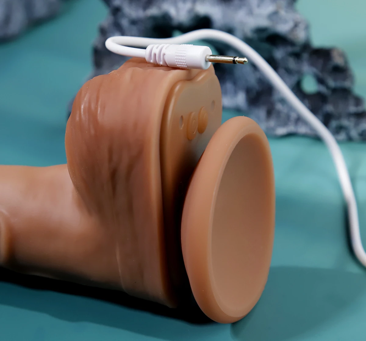 Chân sạc cắm sâu và chống nước