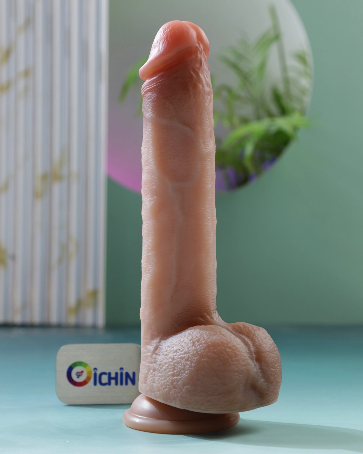 Thiết kế chân thực gân guốc hấp dẫn