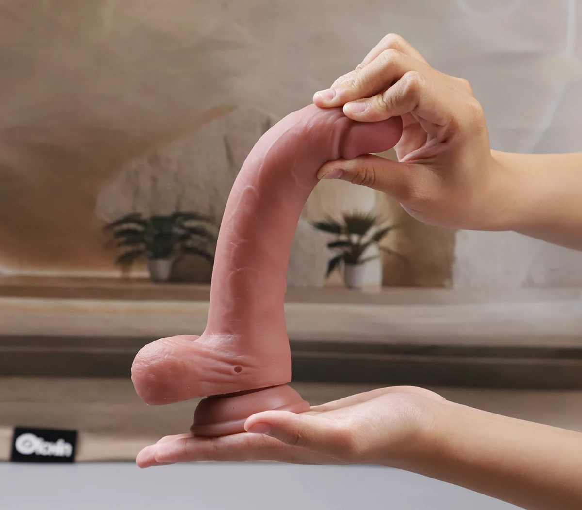 Dương vật giả Loving World CT2019 silicone mềm - Test độ uốn dẻo