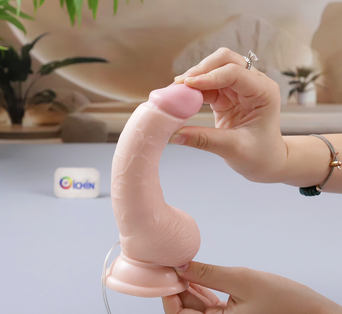 Dương vật giả có độ đàn hồi cao