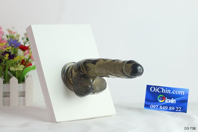 Dương vật giả màu đen gắn tường