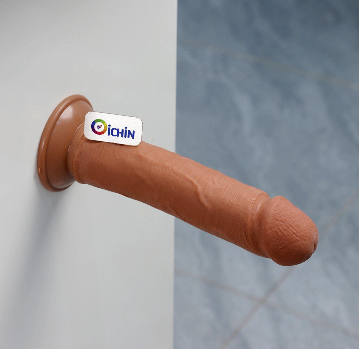 Gắn tường chắc chắn 