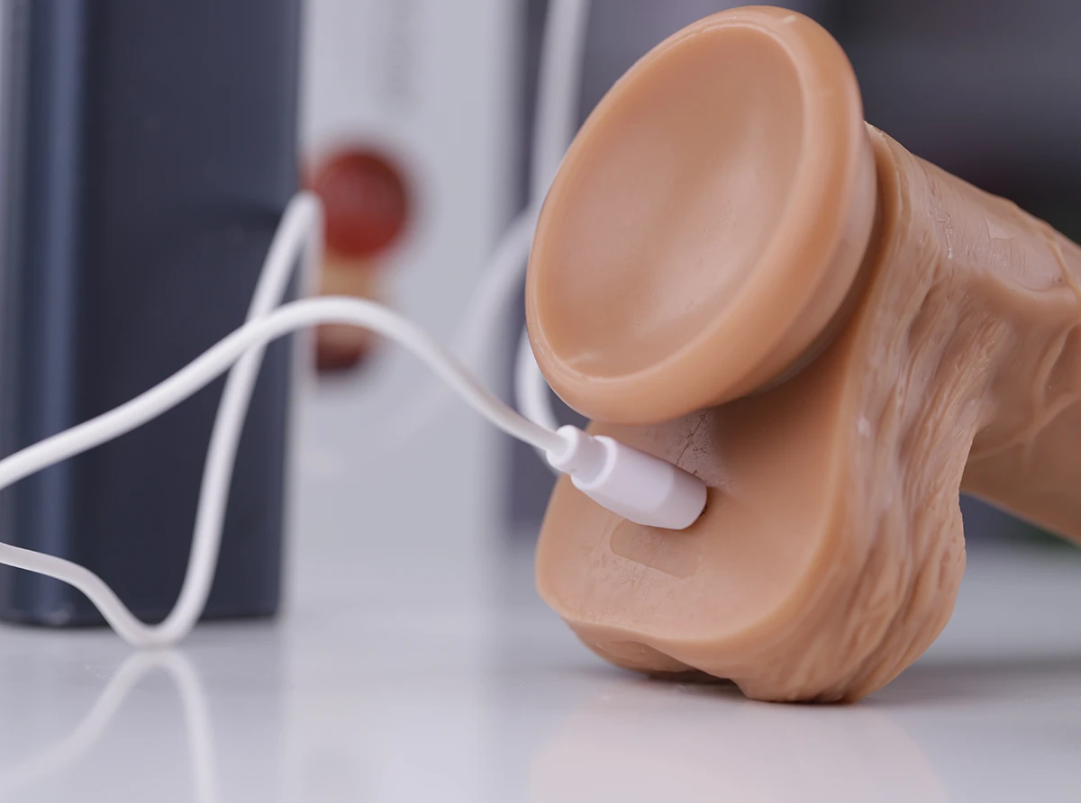 Sản phẩm sử dụng pin sạc từ tính tiện lợi. Sạc 1,5-2h đầy pin.