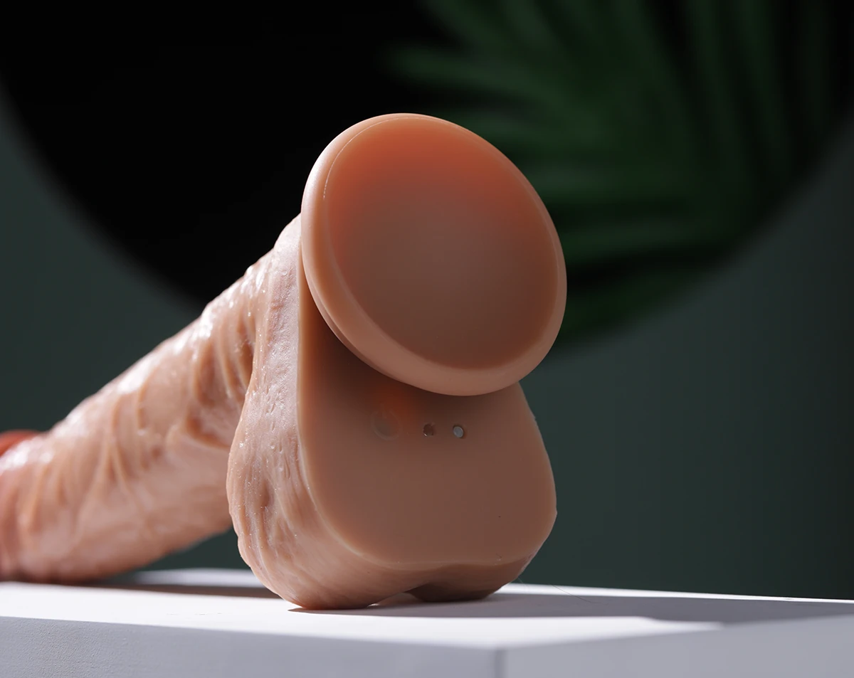 Cu giả APOLO-B trang bị dây sạc USB