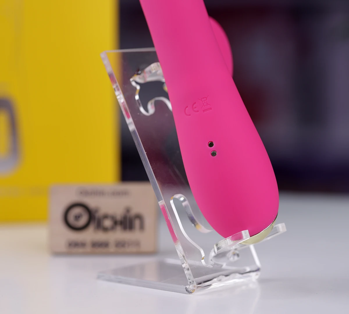 Cu giả đa năng của Leten trang bị chân sạc từ tính hiện đại