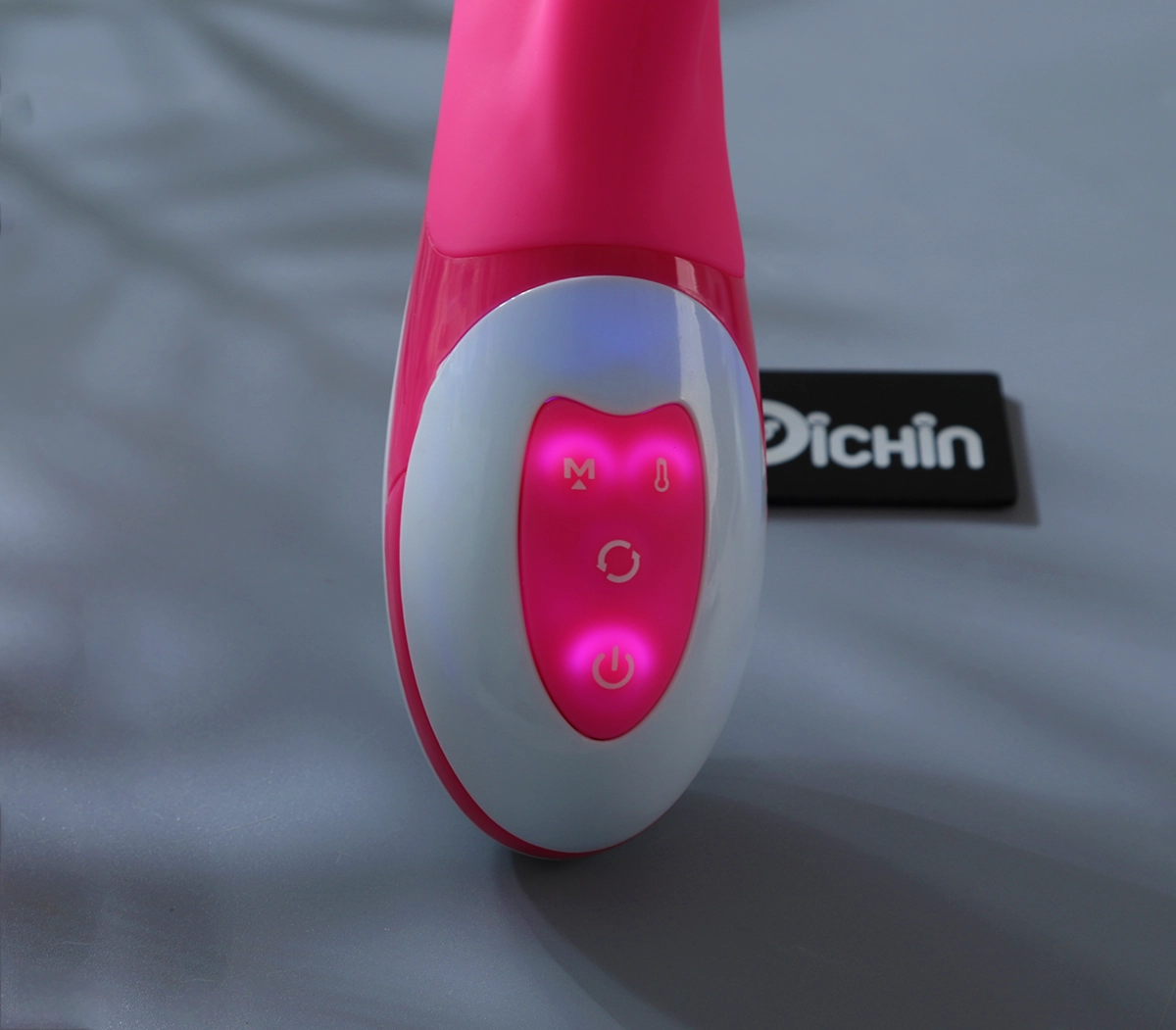 Nút điều khiển sáng lên khi đèn đỏ