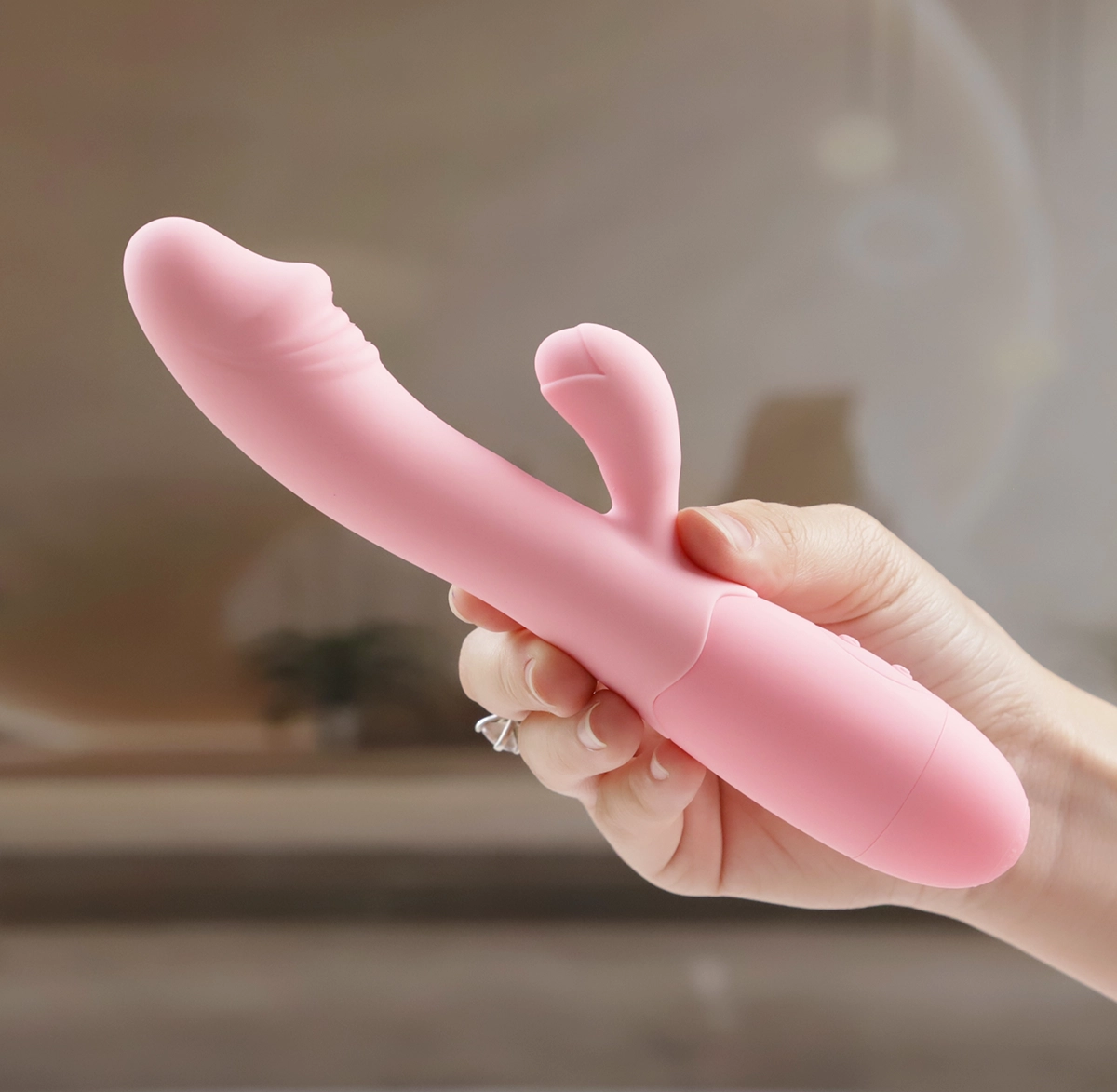 Pretty Love Snappy pin sạc được chụp thực tế bởi Oichin