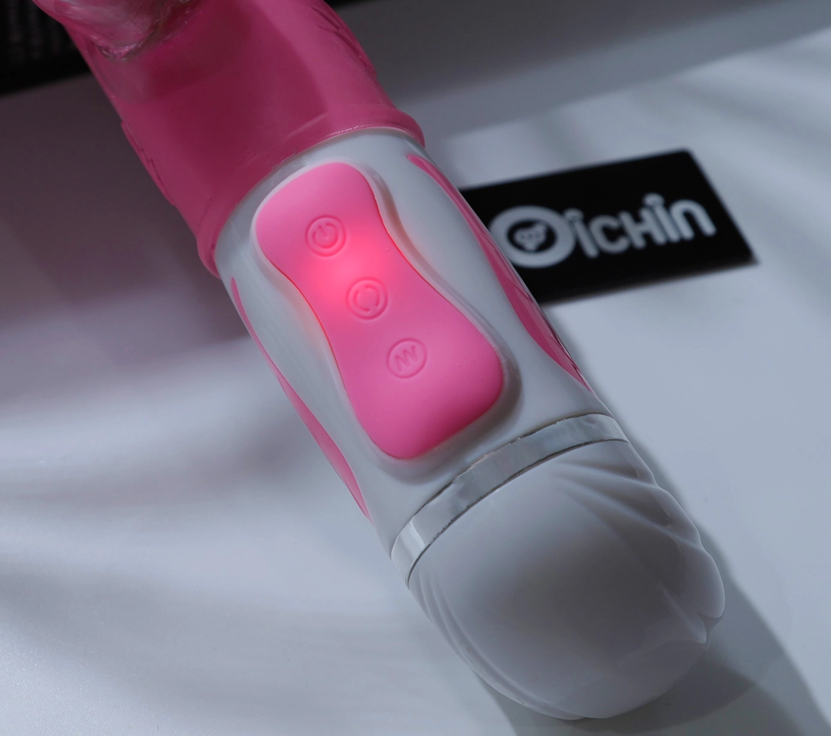 Thiết kế với nhiều chi tiết vân xoắn gân nổi