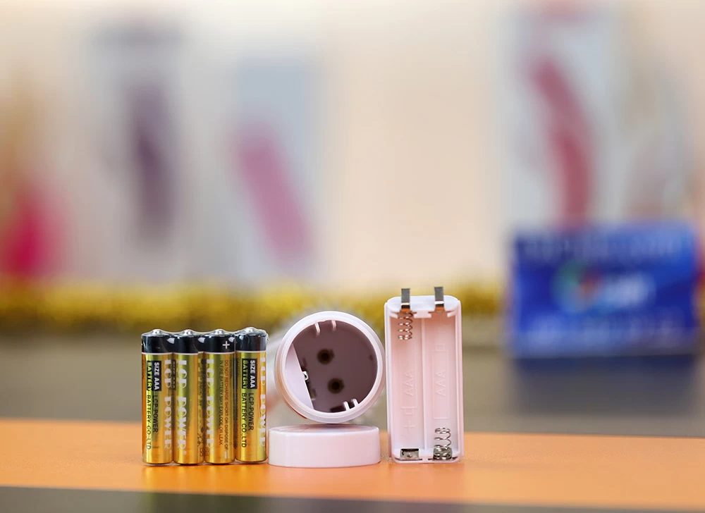 Bạn chỉ cần 4 pin rời AAA để sản phẩm có thể hoạt động trơn tru