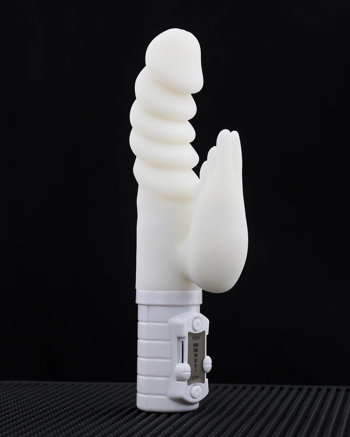 Dương vật giả rung xoay ngoáy kết hợp dễ dàng khiến nàng lên đỉnh