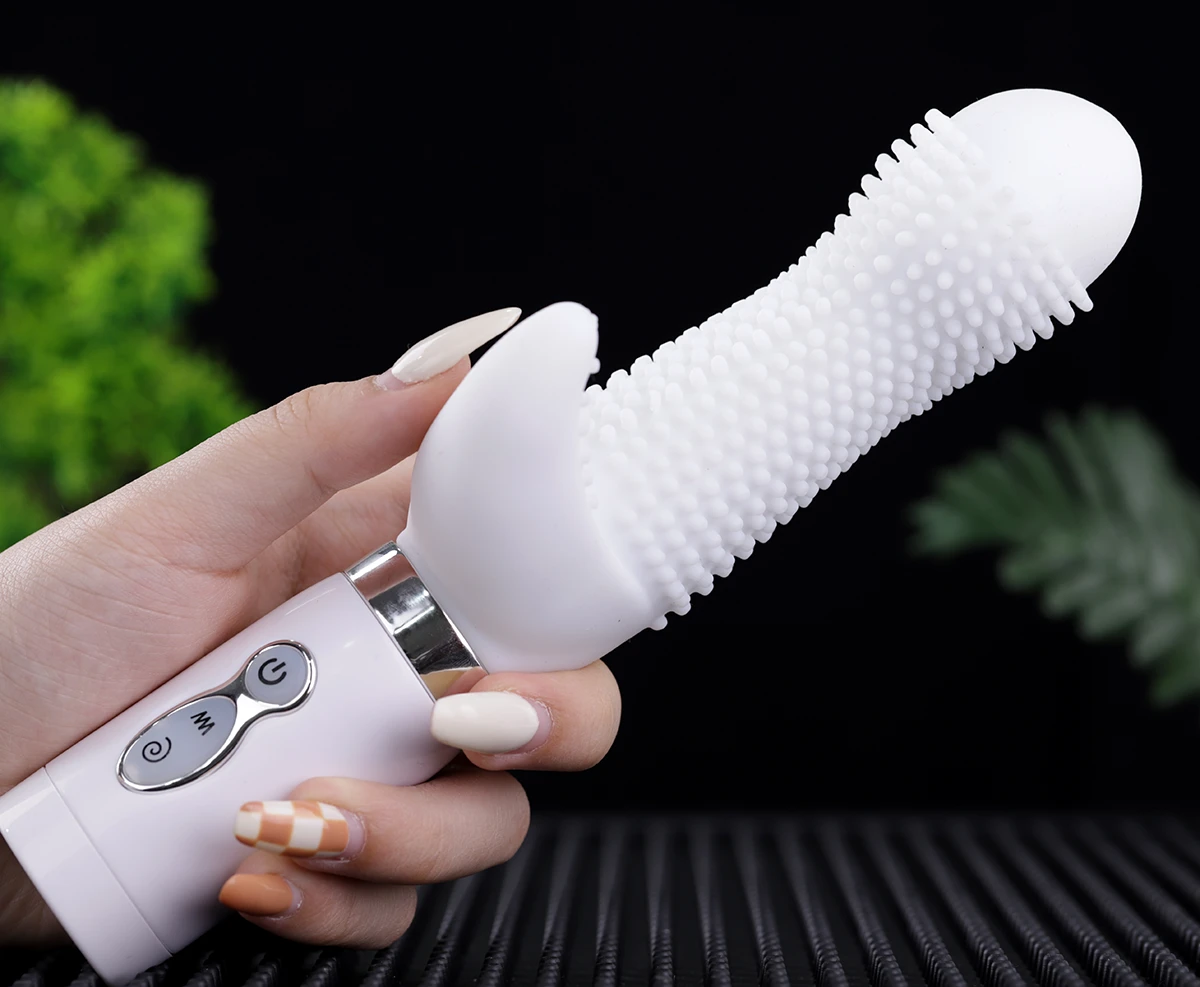 Dụng cụ thủ dâm được bao bọc bởi lớp silicone gai mềm nhìn rất kích thích