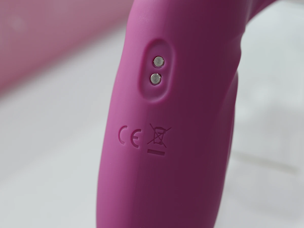 Hot Wheel Telescopic Yeain trang bị chân sạc từ tính 