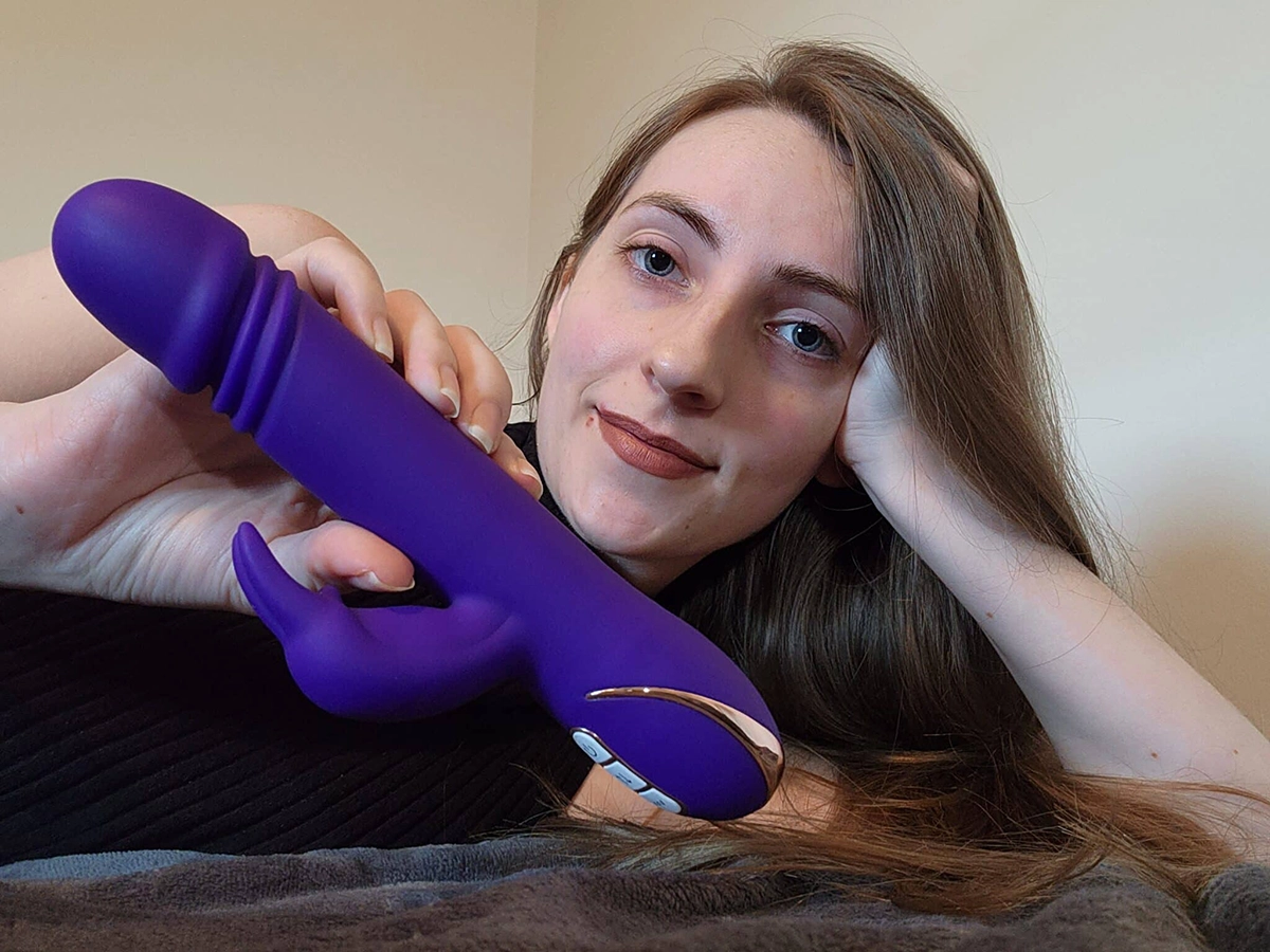 Jack Rabbit Signature CalExotics được làm từ silicone mềm mại