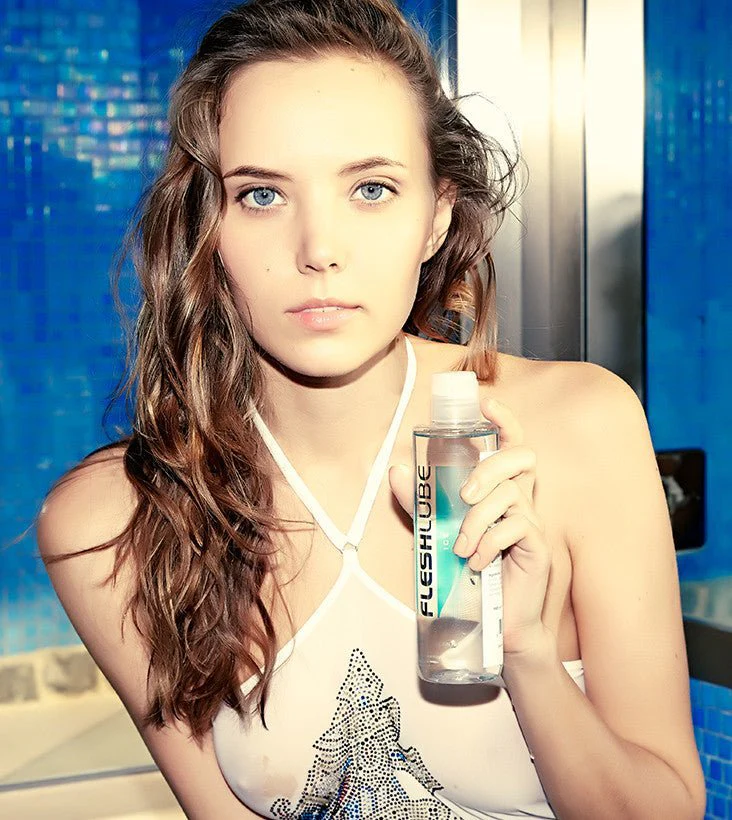 Gel Fleshlube Ice giúp hâm nóng cuộc yêu