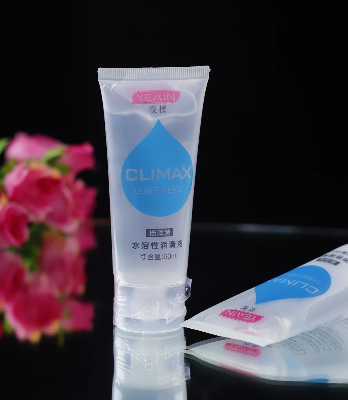 Gel bôi trơn có thể tan trong nước, không màu, không mùi và không gây ố vàng da hay vải