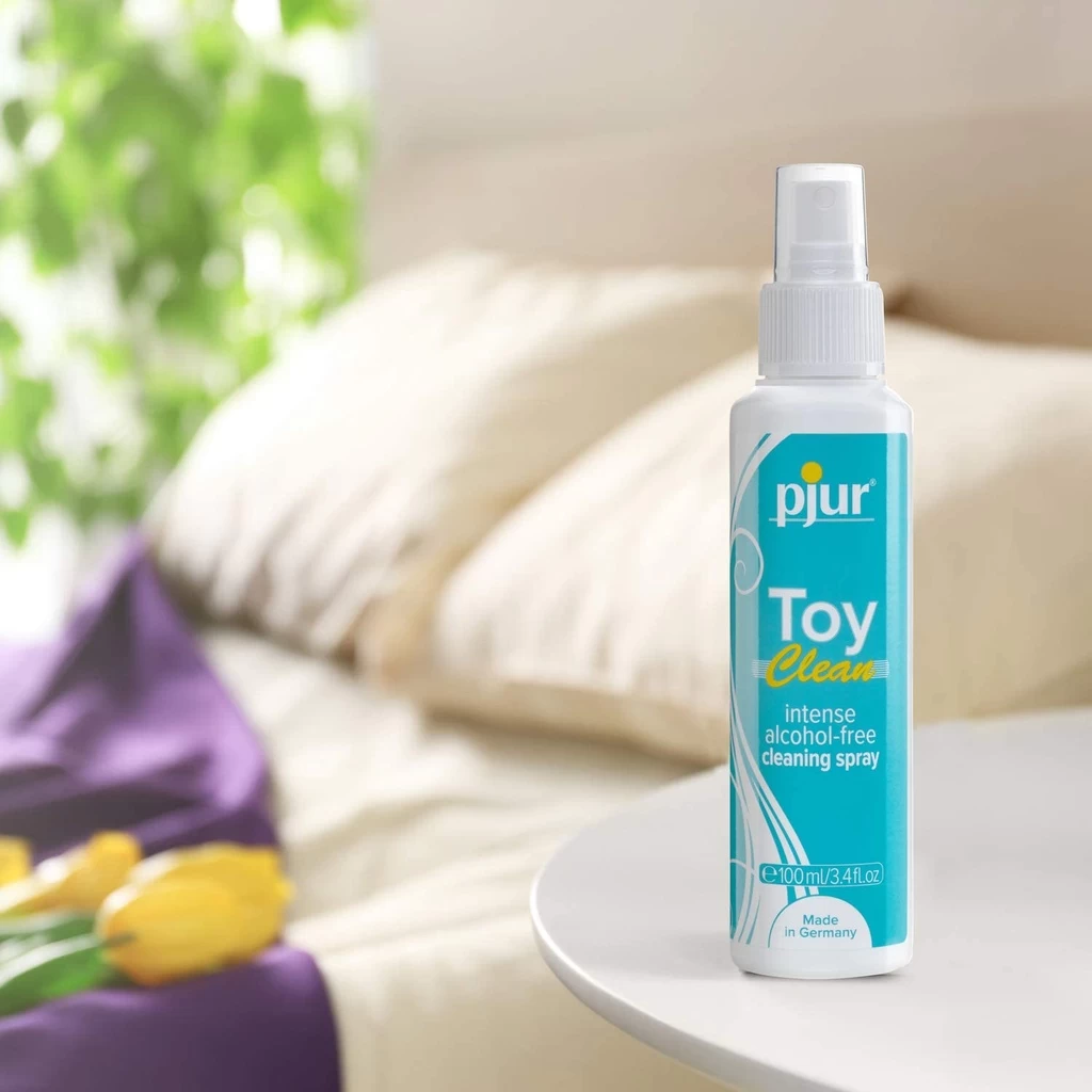 Chai xịt Pjur Toy Clean giúp vệ sinh sextoy tiện lợi