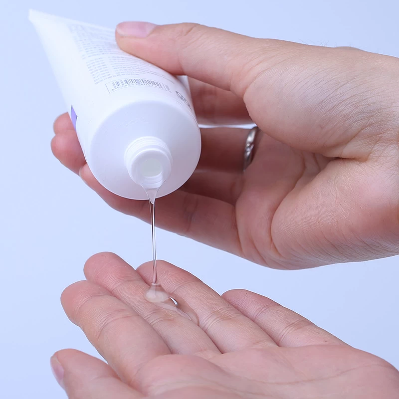 Gel bôi trơn Omysky 60ml tan trong nước cầm tay thể hiện kích thước