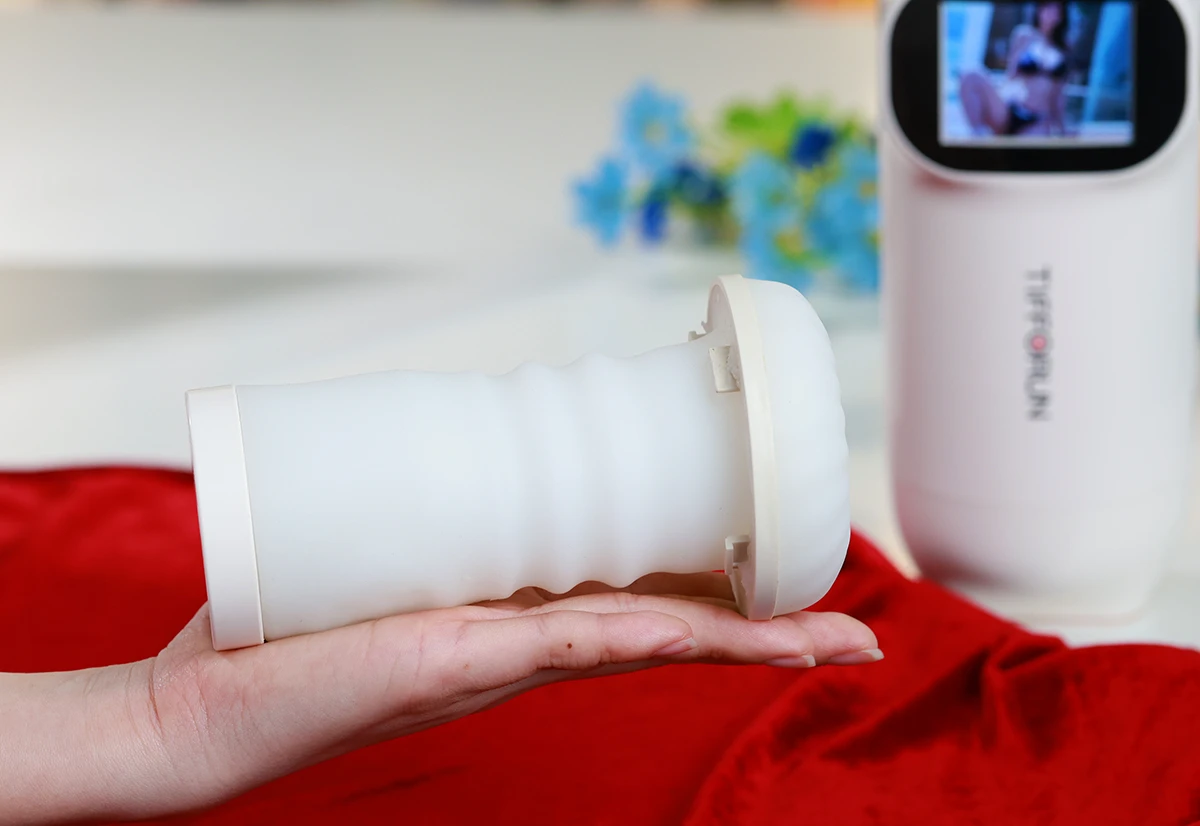 Bên trong là lõi silicone mềm mại, êm ái