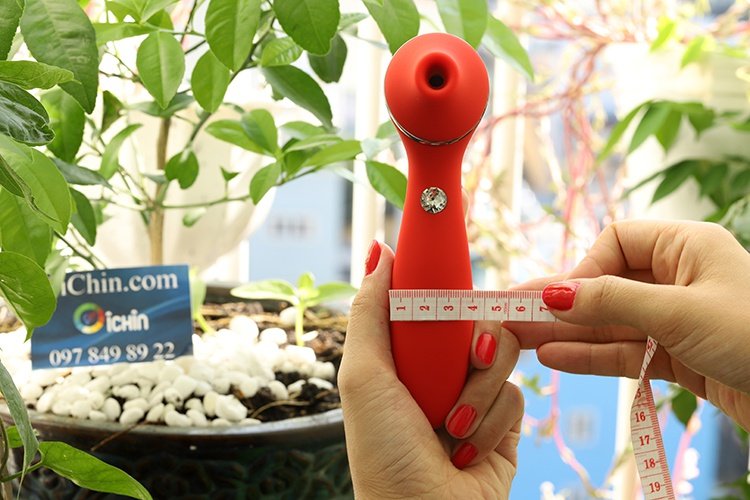 máy massage KISTOY Elizebeth có đường kính 3.5cm, chuẩn size người Việt