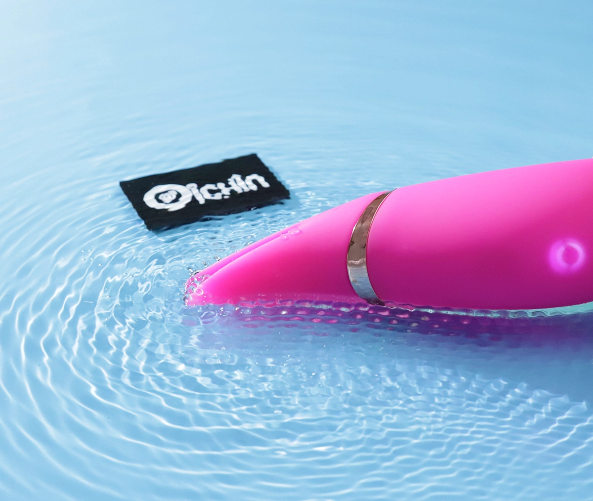 Rung động mạnh mẽ trên nước