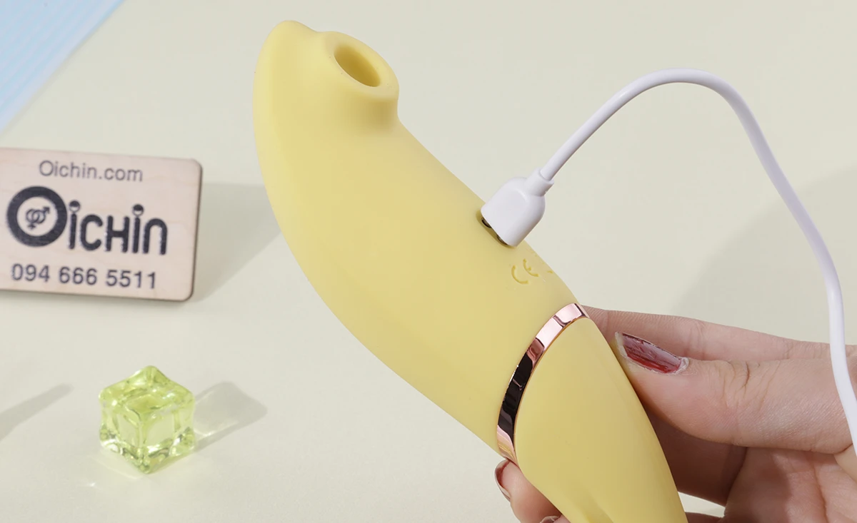 Loving World Belle sử dụng chân sạc từ tính