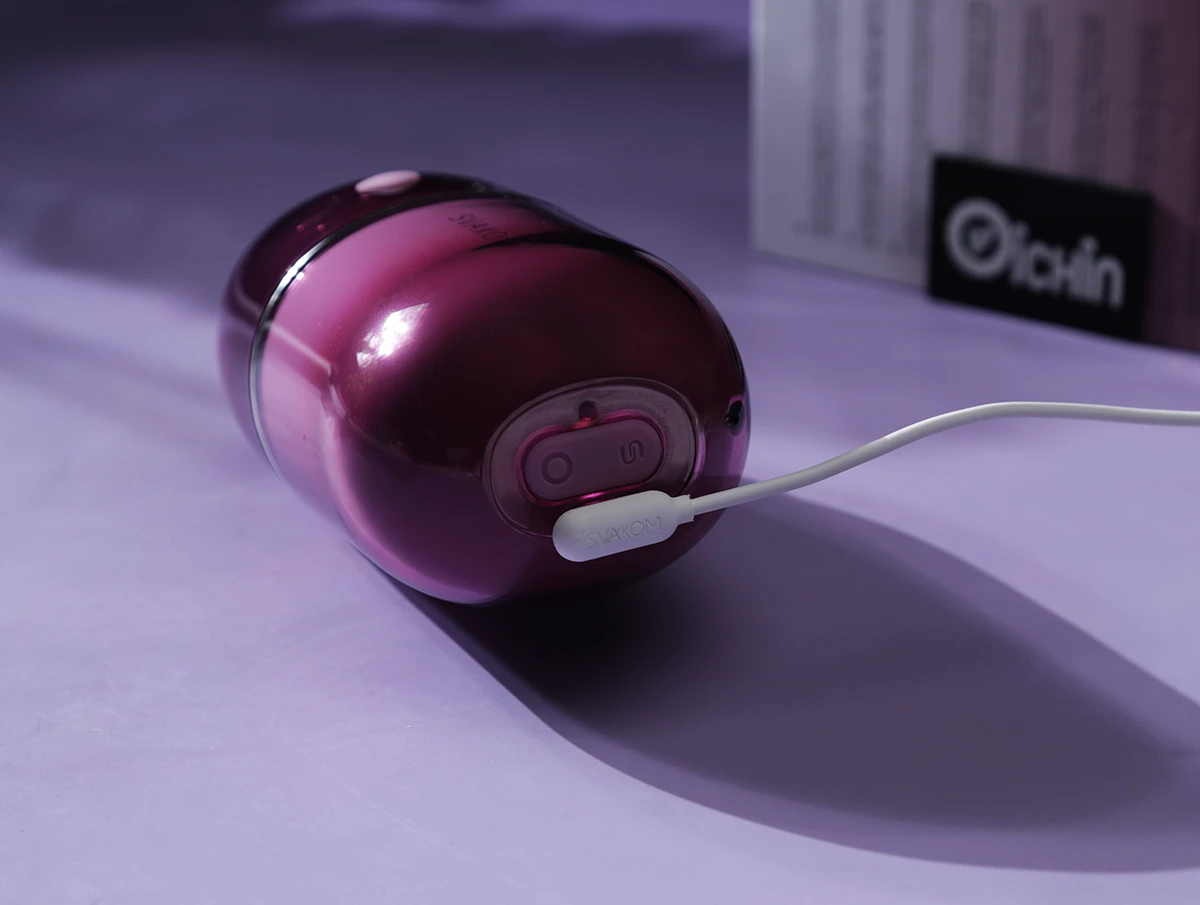 Cách sạc Máy massage Svakom Klitty qua cổng USB tiện lợi