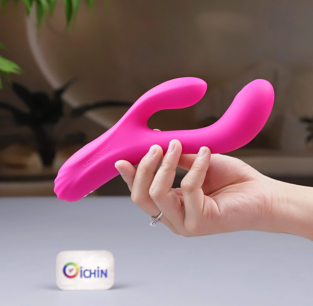 Lovense Osci 3 được chụp thực tế bởi Oichin