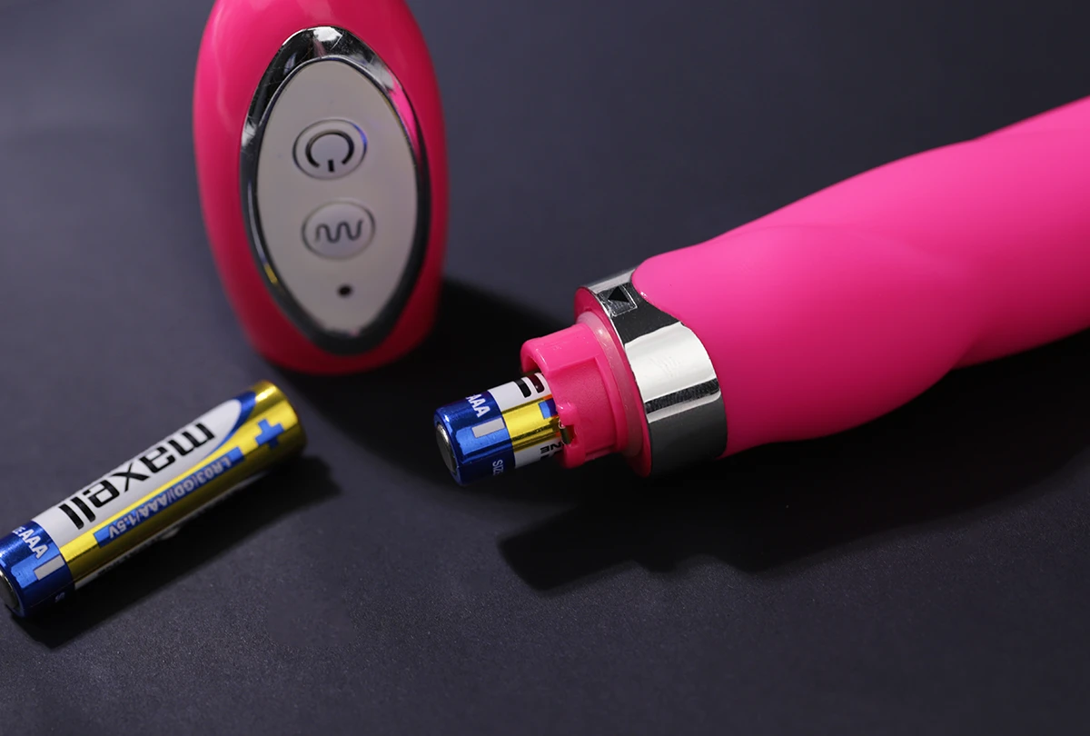 Dùng 2 pin AAA để sextoy hoạt động