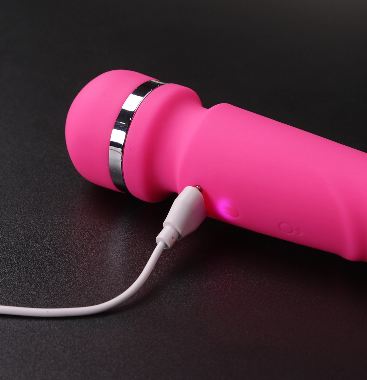 pin sạc từ tính nam châm. Cắm điện 2 giờ là đầy pin. Có thể dùng liên tục đến 1 giờ