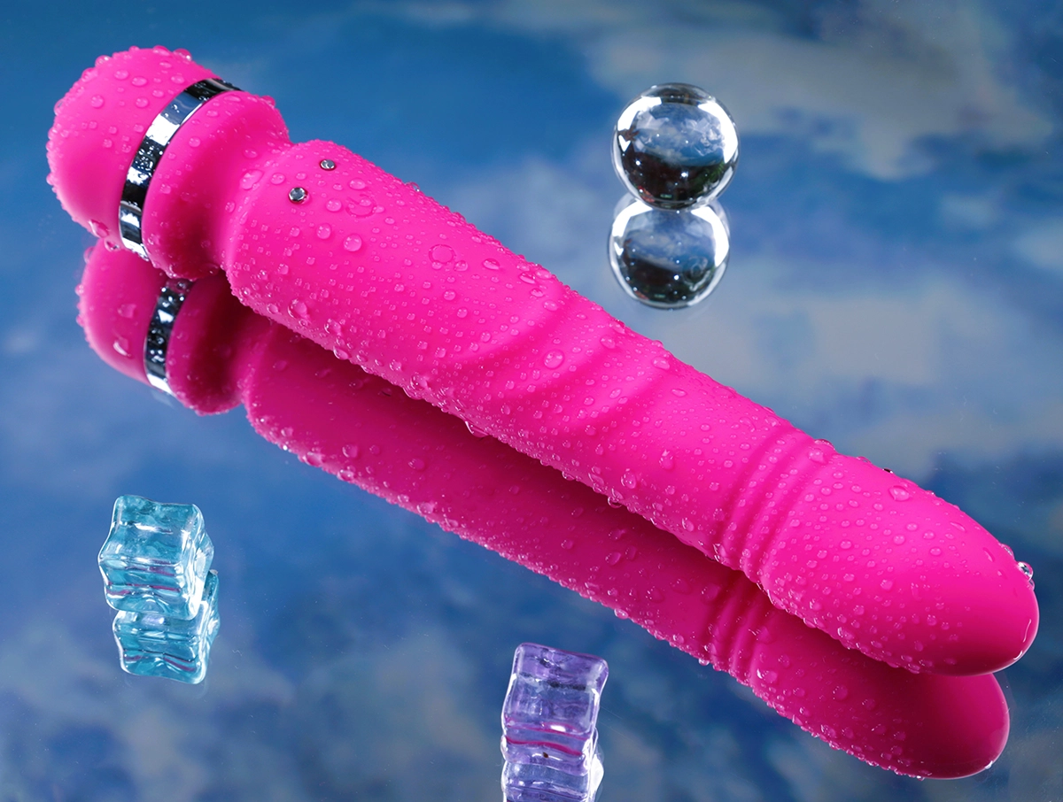 với khả năng chống thấm nước 100%, bạn có thể dùng được ở môi trường ẩm ướt. Khi sử dụng xong rửa dưới vời nước mà không lo chập cháy.