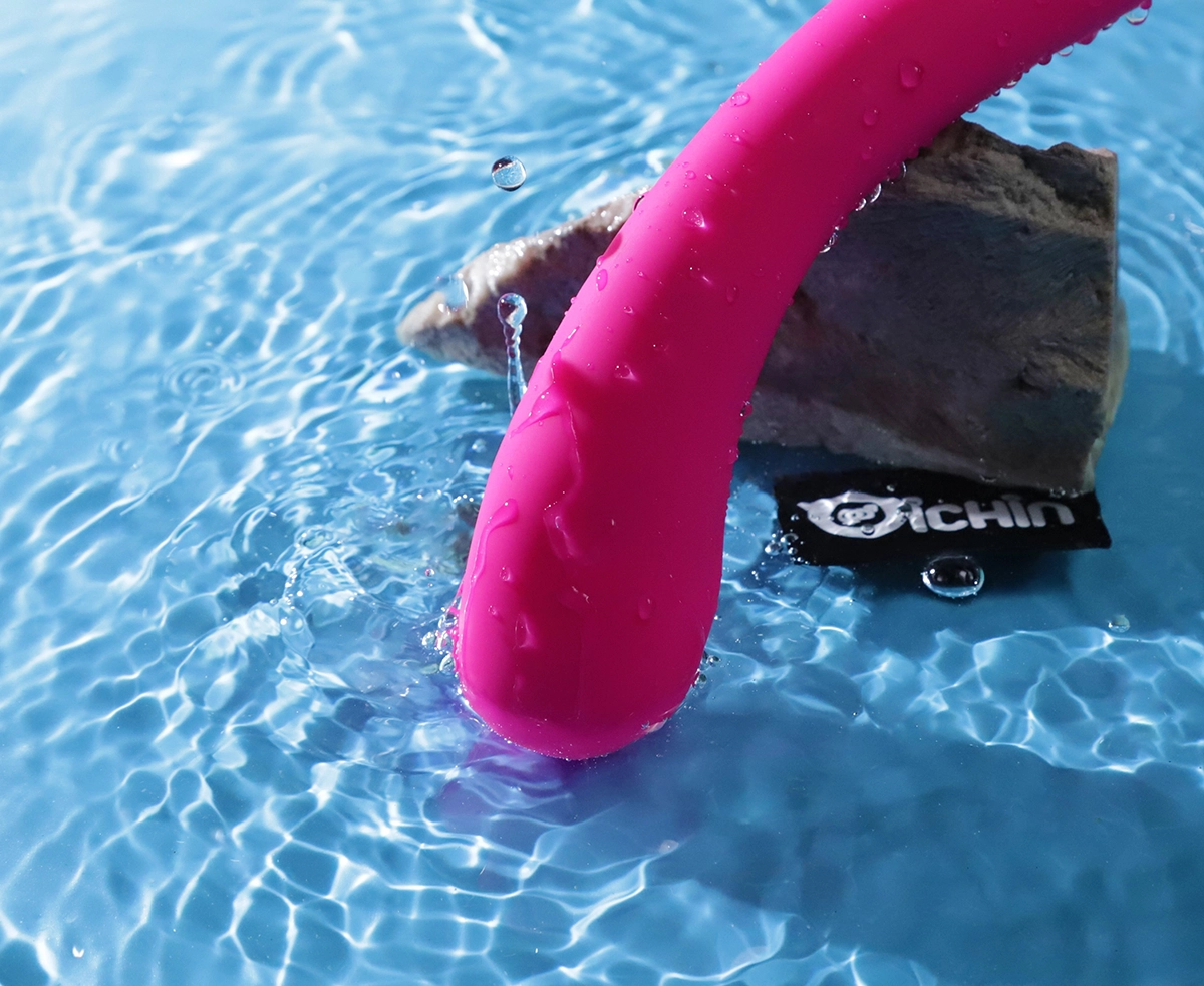 Nút nguồn sản phẩm. Nó cũng dùng để thay đổi chế độ rung, tần số khi không kết nối với điện thoại.