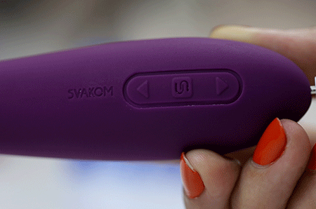 Máy rung Amy 2 với nút điều khiển đơn giản