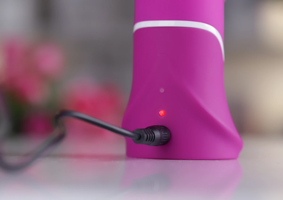 Thời gian sạc là 2 giờ, sau đó máy sẽ hoạt động liên tục lên đến 1 giờ