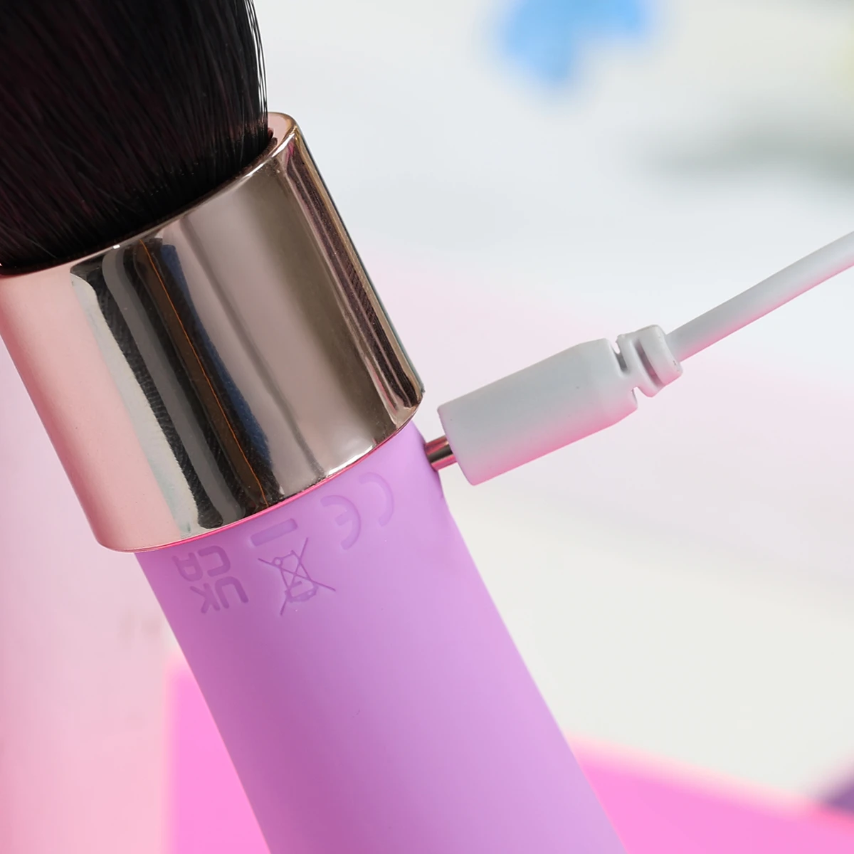 Thời gian sạc cũng như sử dụng của sextoy là trong khoảng 1 giờ