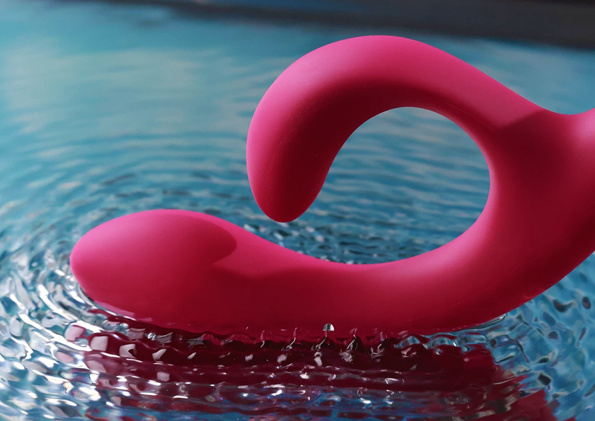 Rung động mạnh mẽ trên nước