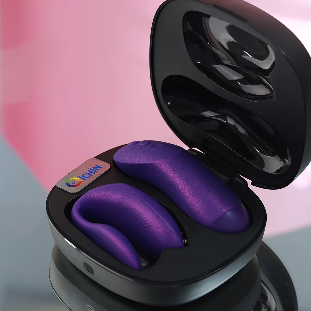 Bên trong vỏ hợp sang trọng và thời thượng