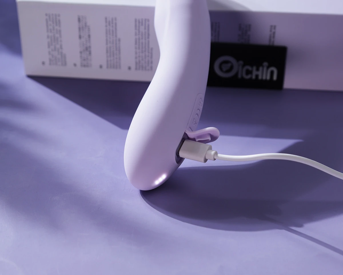 Cách sạc Máy massage rung thụt Svakom Selena qua cổng USB