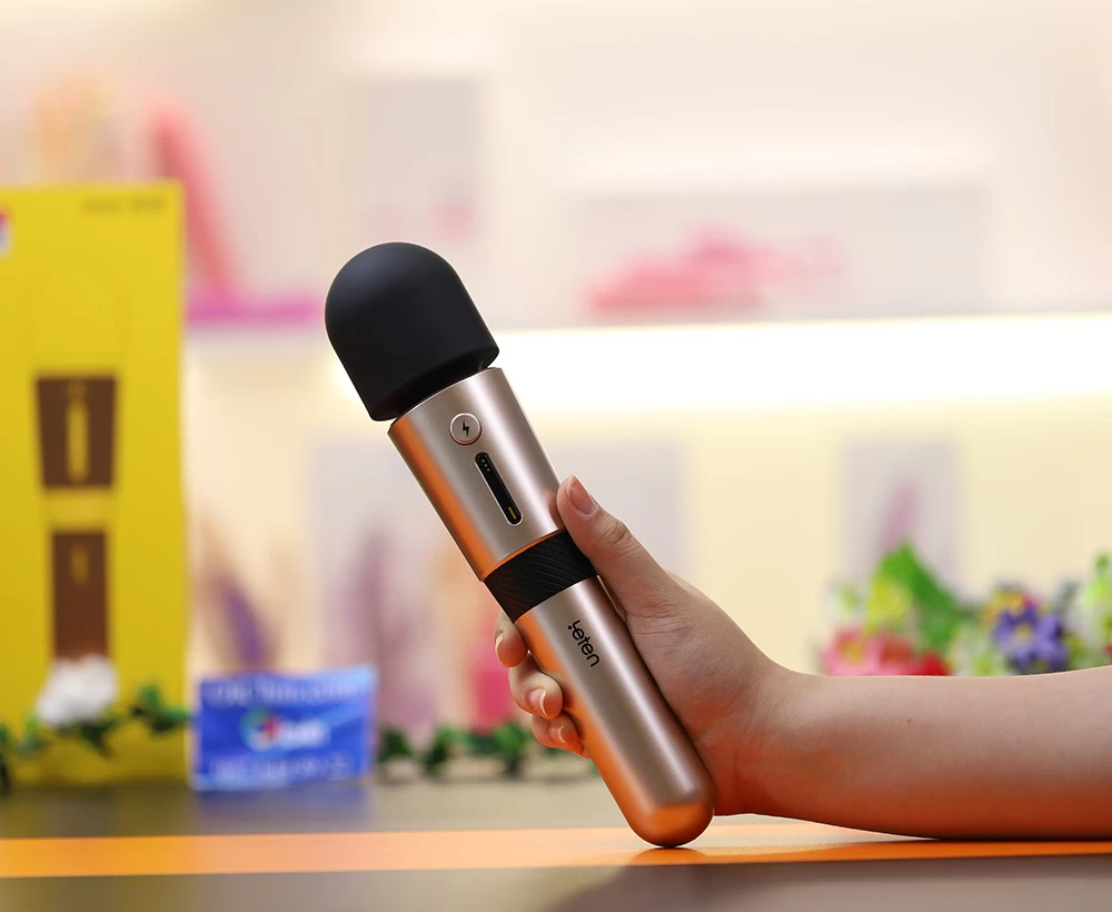 Leten Lightning AV Stick Version 3 độc đáo, rung mạnh mẽ