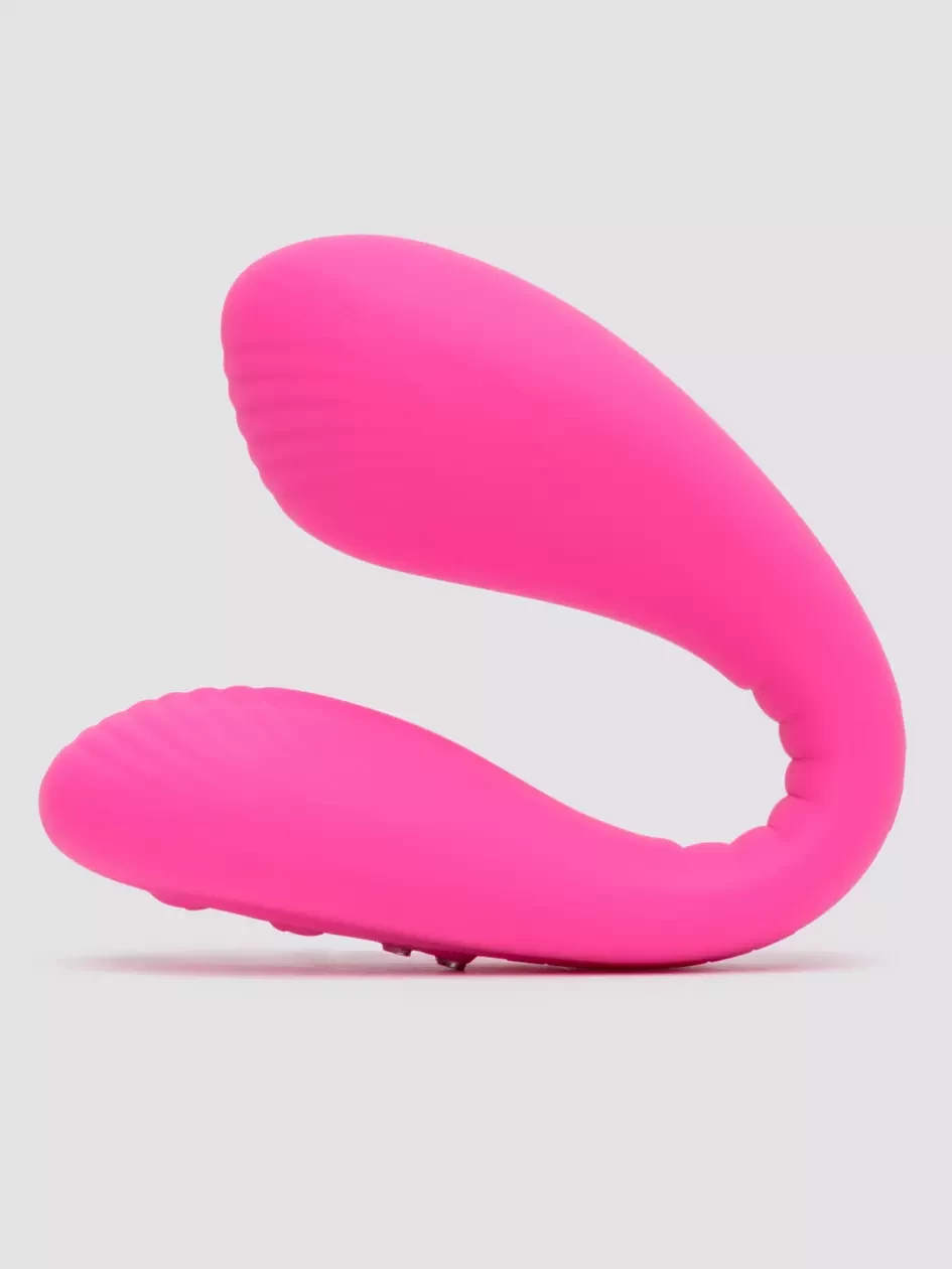 Thiết kế với đường cong hoàn mỹ ôm sát cô bé