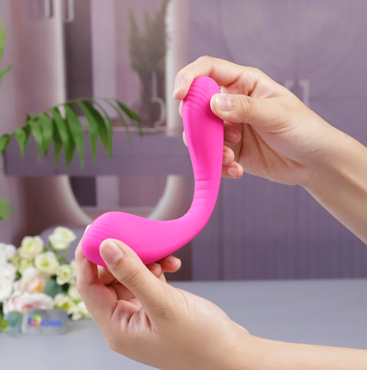 Đường cong ôm sát vùng kín