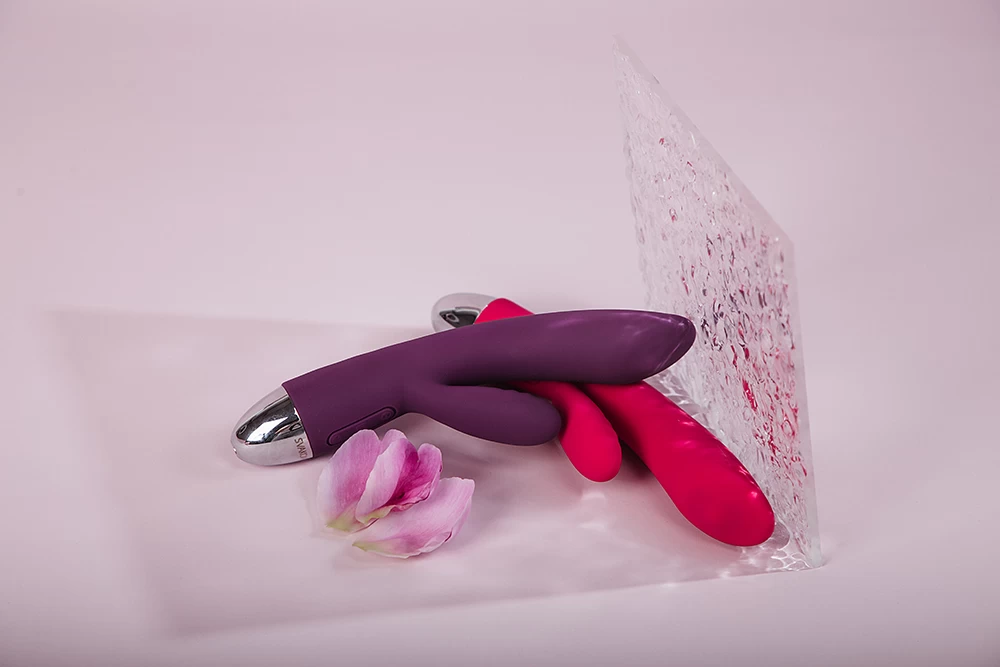 Đồ chơi massage vùng kín Svakom Trysta được làm với chất liệu silicon mịn màng