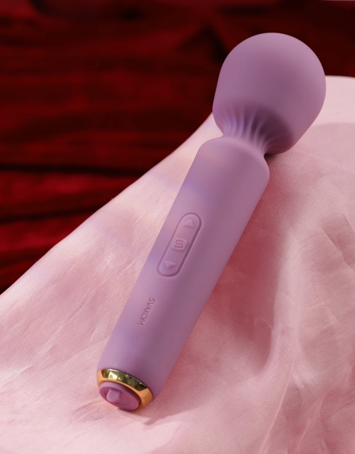 Có thể dùng thêm dung dịch vệ sinh phụ nữ hoặc nước rửa sextoy chuyên dụng