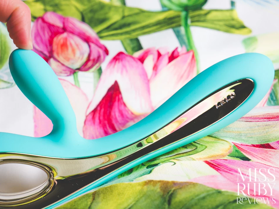 Nhánh rung mềm mại và dẻo dai kích thích âm vật