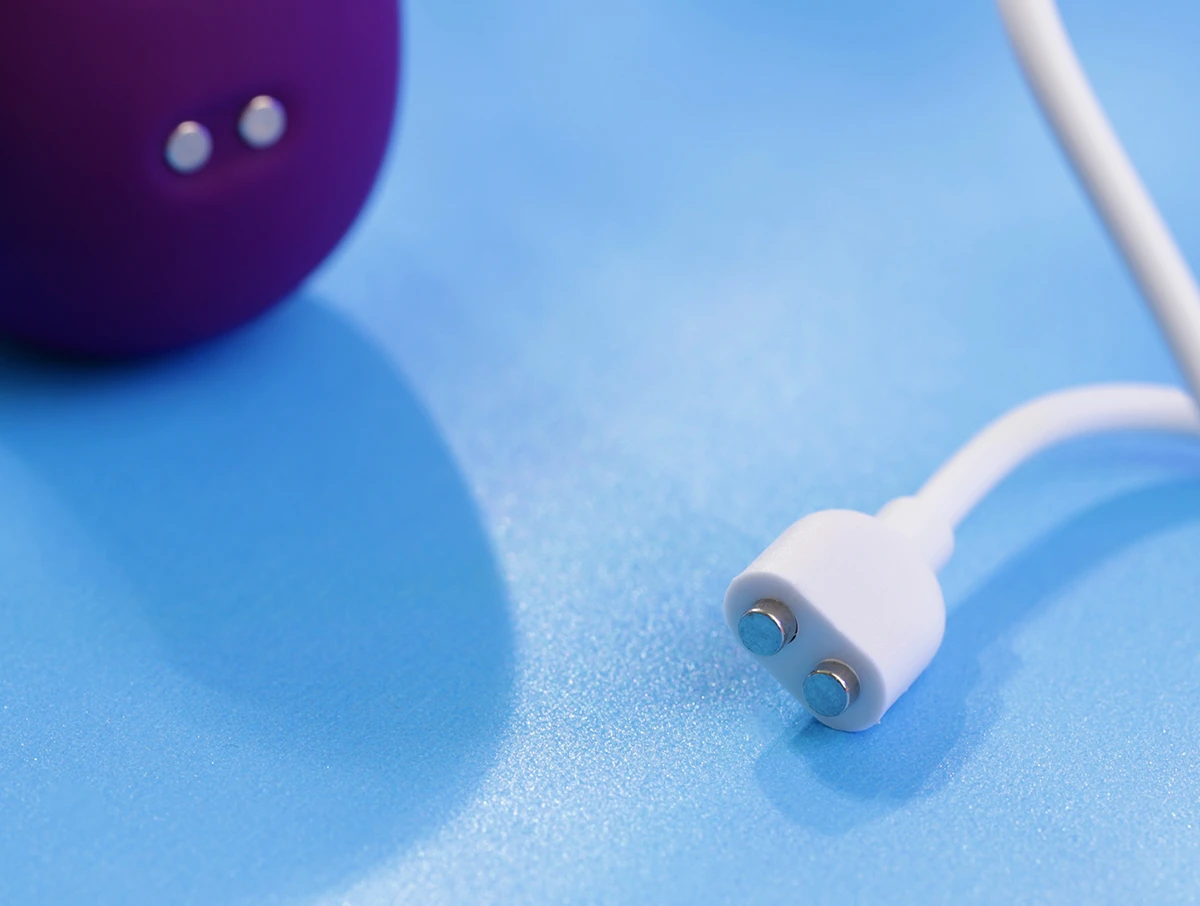 Chân sạc từ tính của đồ chơi tình yêu