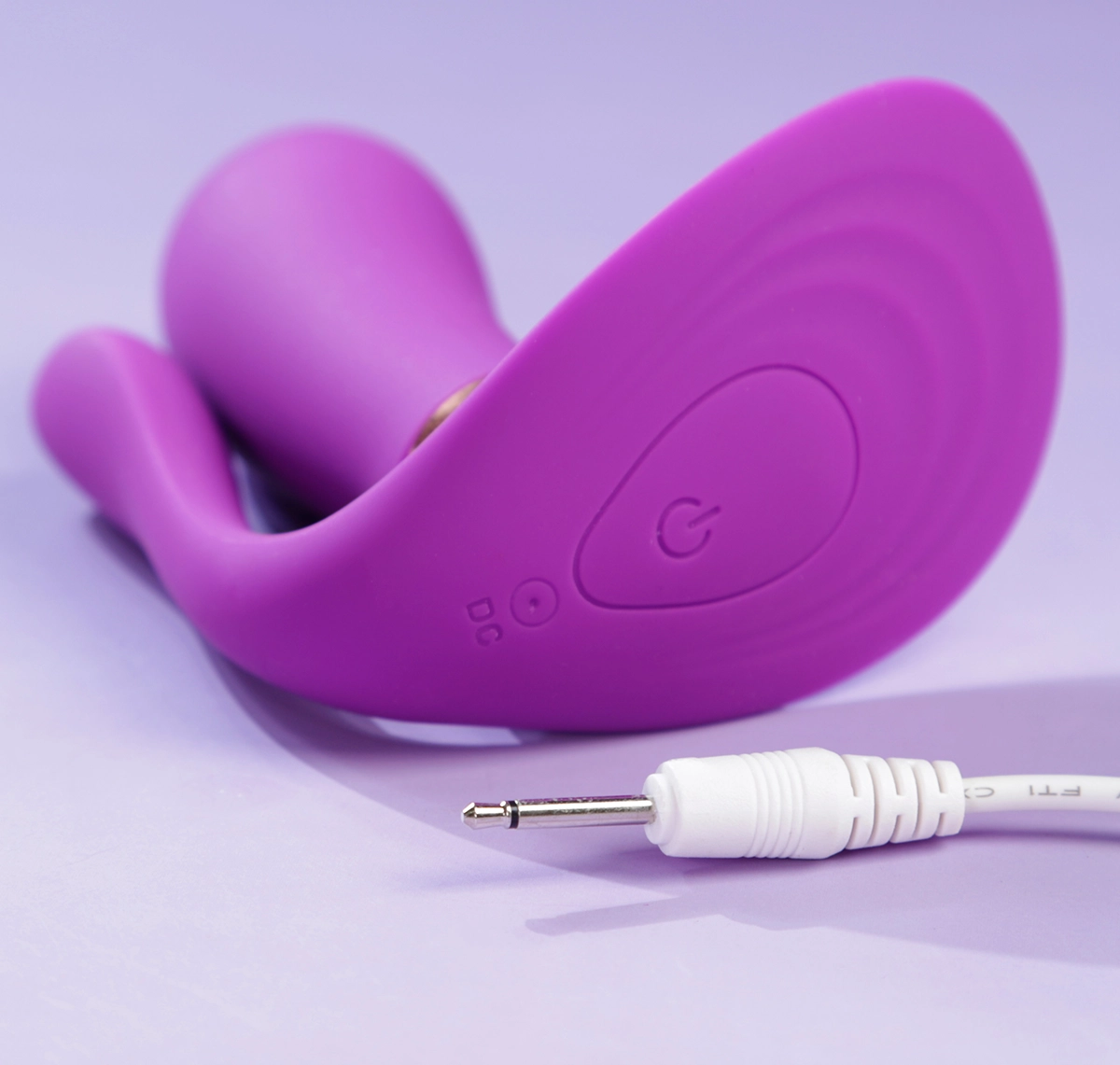 Thời gian sạc là 2 giờ cho hơn 1 giờ 